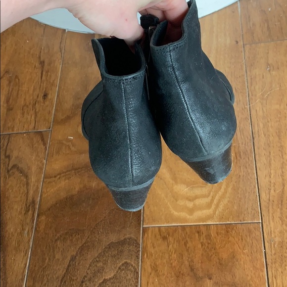 Vince Camuto black booties - Picture 4 of 4